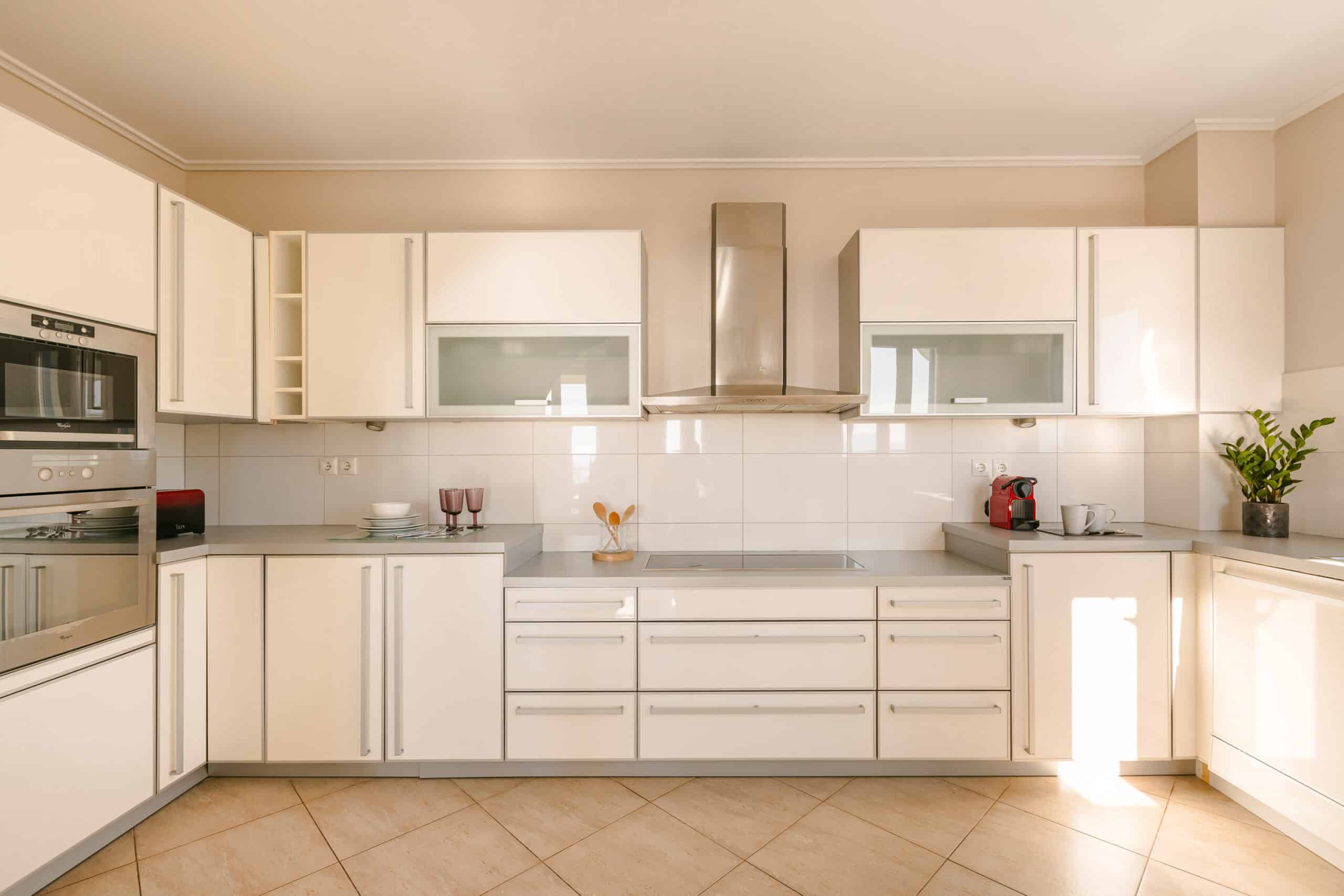 large kitchen 1-sealavie